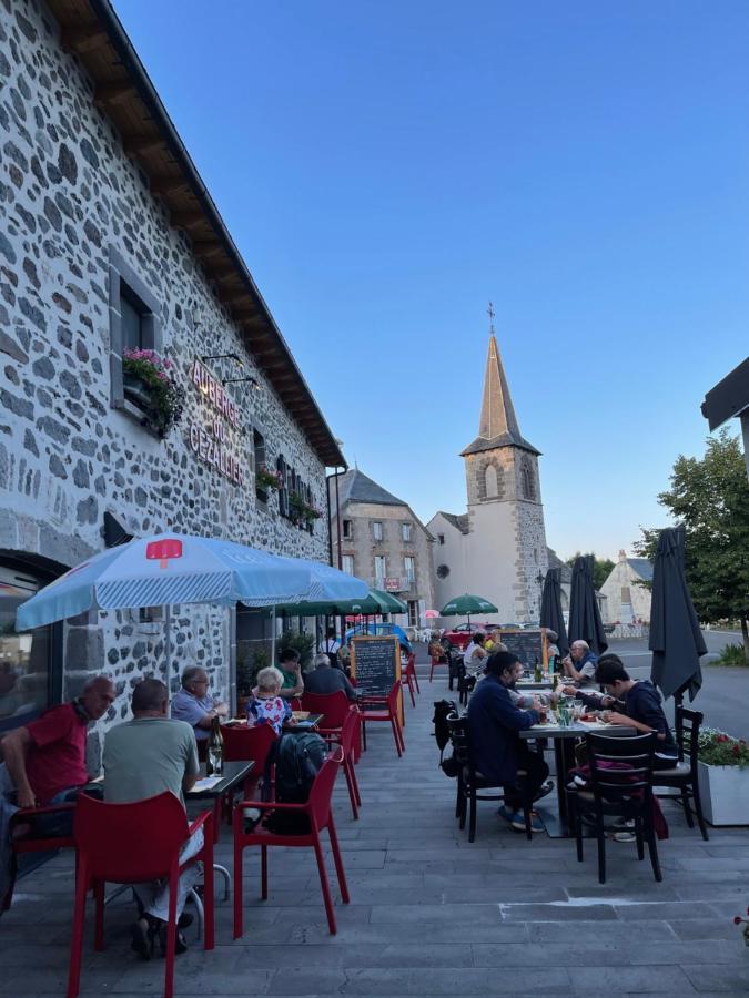 Auberge du Cezallier Montgreleix Exterior foto